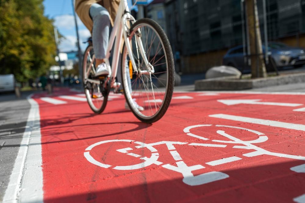 What Percentage of Bike Crashes Result in Head Injuries?